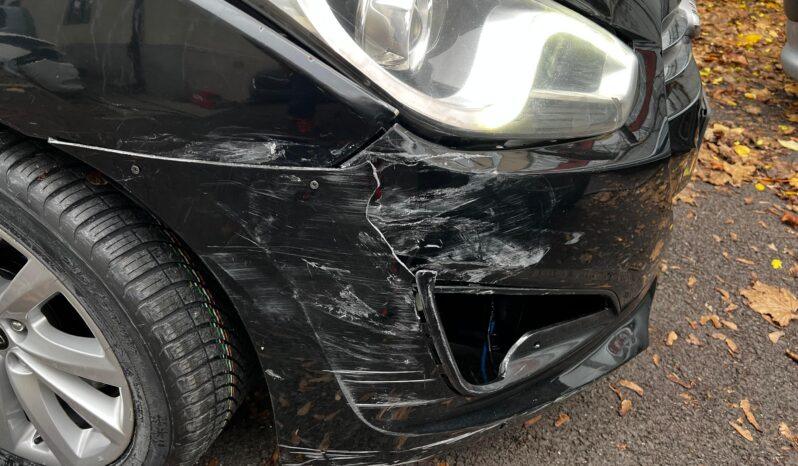 
Hyundai i40 2012, 1.7D, 136cp, 183498km tot ecranul									