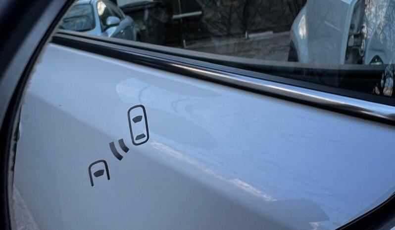 
								Toyota CH-R 2018, 1.8 hibrid, km 98778 tot ecranul									