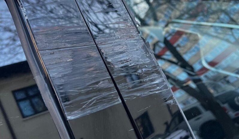 
								Toyota CH-R 2018, 1.8 hibrid, km 98778 tot ecranul									