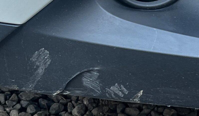 
								Toyota CH-R 2018, 1.8 hibrid, km 98778 tot ecranul									