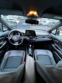 
										Toyota CH-R 2018, 1.8 hibrid, km 98778 tot ecranul									