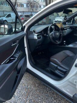 
										Toyota CH-R 2018, 1.8 hibrid, km 98778 tot ecranul									