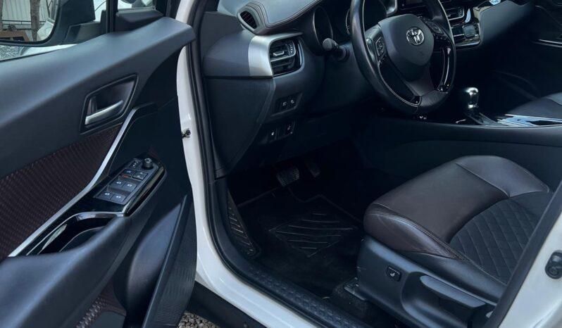 
								Toyota CH-R 2018, 1.8 hibrid, km 98778 tot ecranul									