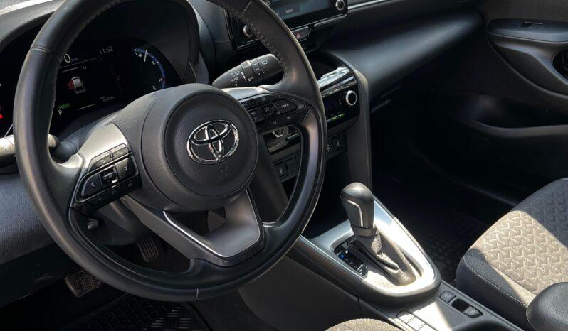 
								Toyota Yaris Cross, 2024 1.5HYB, km 26203 tot ecranul									