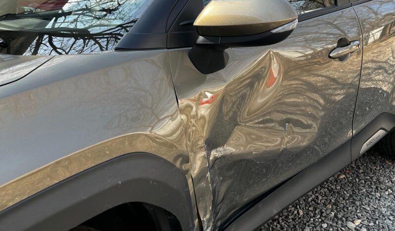 
								Toyota Yaris Cross, 2024 1.5HYB, km 26203 tot ecranul									