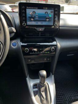 
										Toyota Yaris Cross, 2024 1.5HYB, km 26203 tot ecranul									