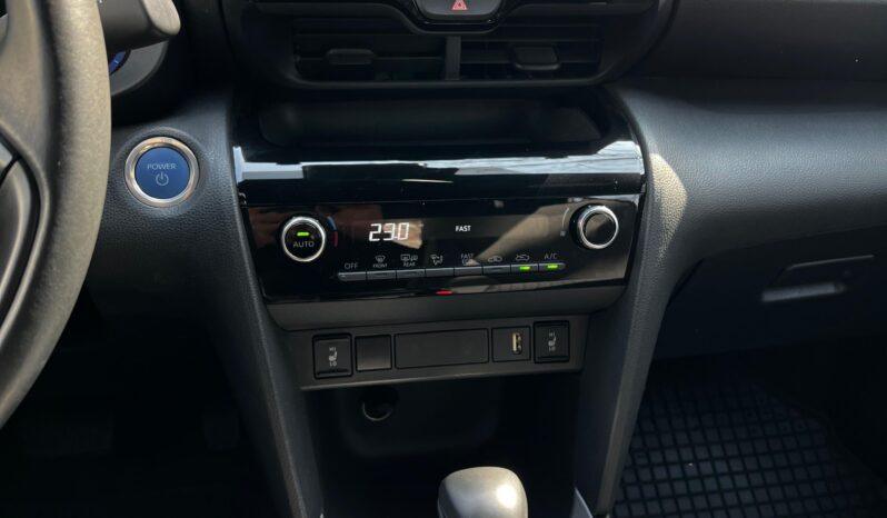 
								Toyota Yaris Cross, 2024 1.5HYB, km 26203 tot ecranul									