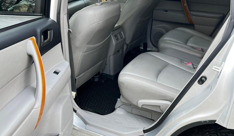 
								Toyota Highlander , 2009 3.3 Hibrid, 4×4, km 175164 tot ecranul									