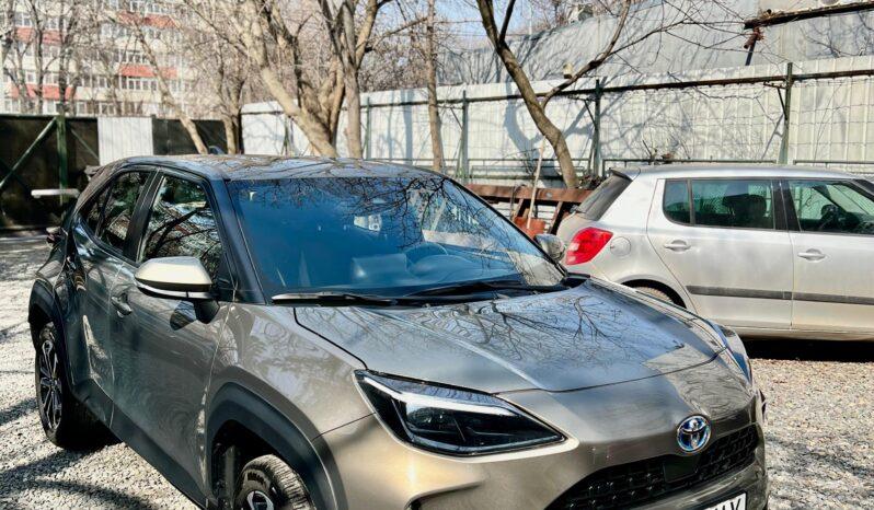 
								Toyota Yaris Cross, 2024 1.5HYB, km 26203 tot ecranul									