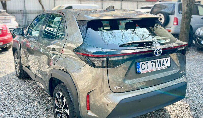 
								Toyota Yaris Cross, 2024 1.5HYB, km 26203 tot ecranul									