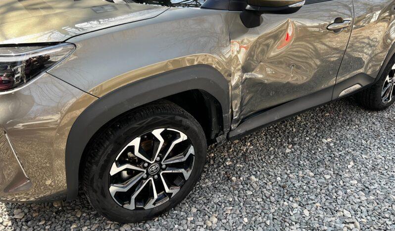 
								Toyota Yaris Cross, 2024 1.5HYB, km 26203 tot ecranul									