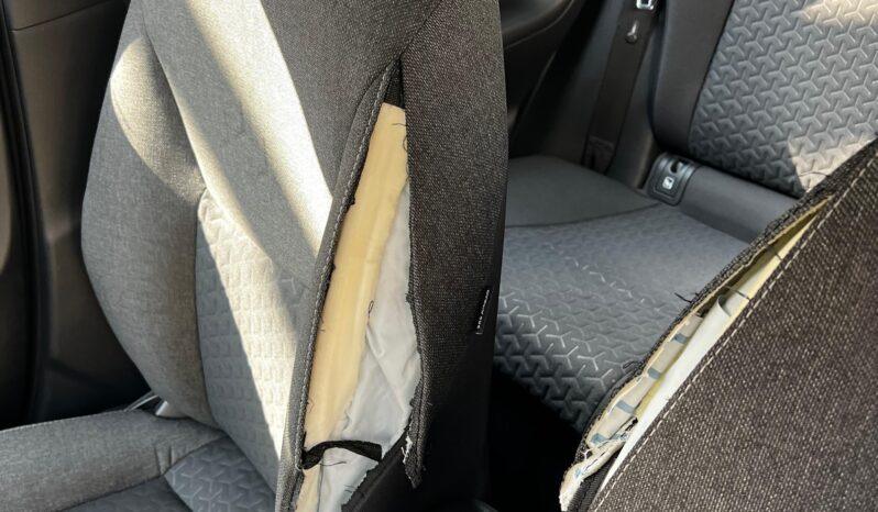 
								Toyota Yaris Cross, 2024 1.5HYB, km 26203 tot ecranul									