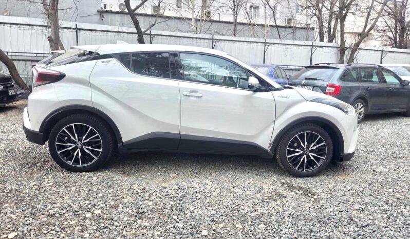 
								Toyota CH-R 2018, 1.8 hibrid, km 98778 tot ecranul									