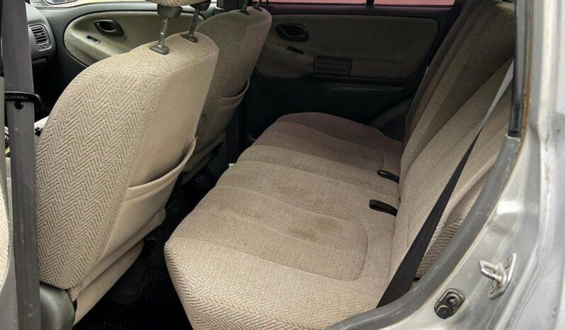 
								Suzuki Grand Vitara, an 2000, 2.5 benzina tractiune integrala km 258874, cutie manuala tot ecranul									