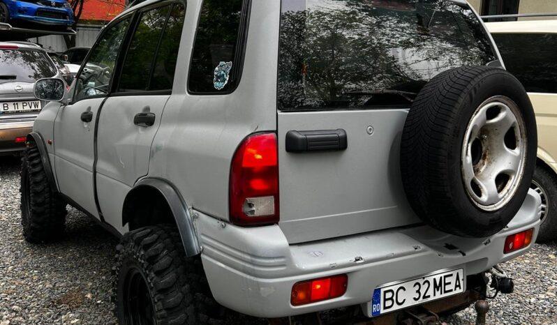 
								Suzuki Grand Vitara, an 2000, 2.5 benzina tractiune integrala km 258874, cutie manuala tot ecranul									