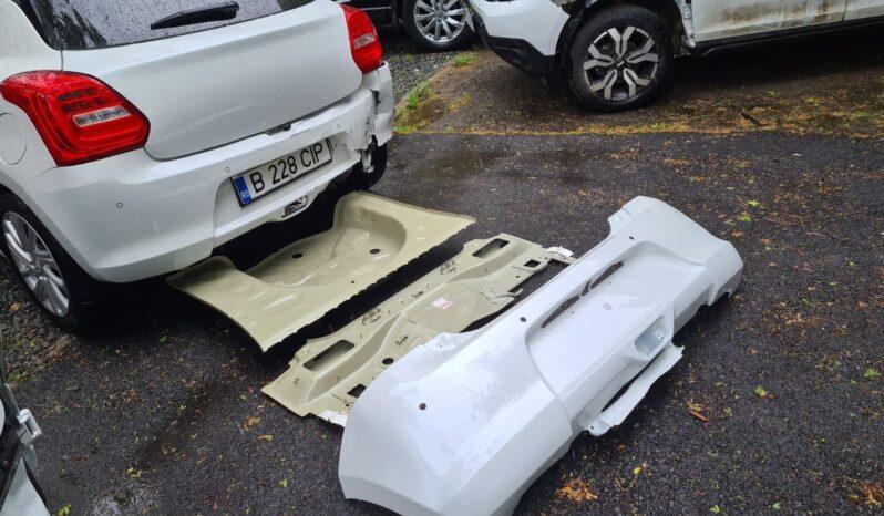 
								Suzuki Swift , an 2021, 1.2 hibrid, manual, km 76168 tot ecranul									
