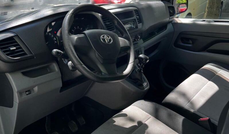 
								Toyota Proace, 2018, 2.0 diesel, manuala km 126604 tot ecranul									