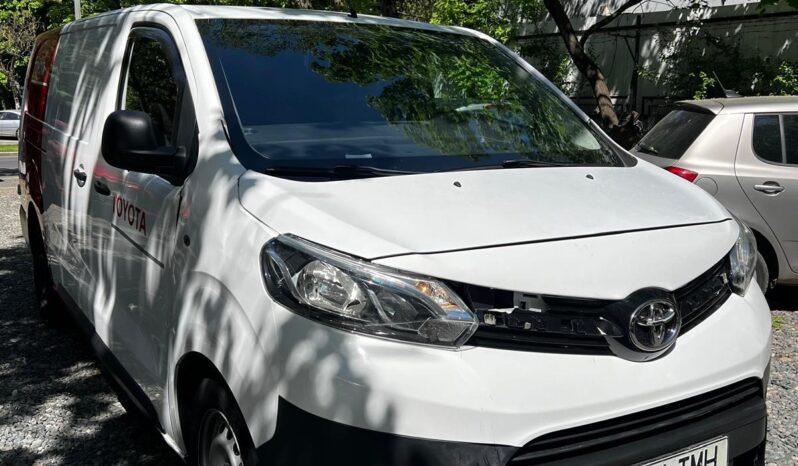 
								Toyota Proace, 2018, 2.0 diesel, manuala km 126604 tot ecranul									