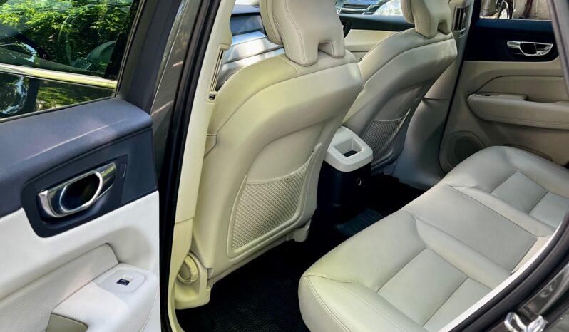 
								Volvo XC60 T8 Twin Engine 2019 2.0 plug in hybrid 93869 km tot ecranul									