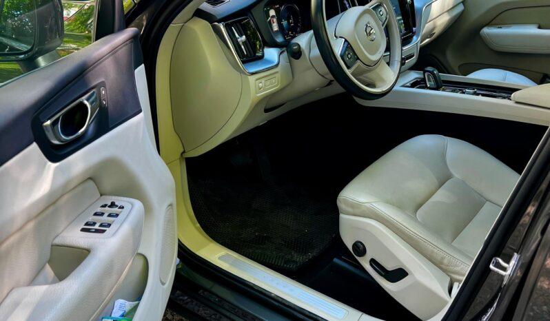 
								Volvo XC60 T8 Twin Engine 2019 2.0 plug in hybrid 93869 km tot ecranul									