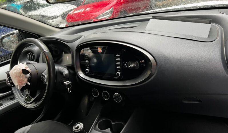 
Toyota Aygo X 2022, 1.0 benzina+gpl , km 129015 tot ecranul									