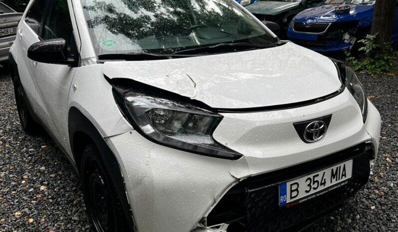 
Toyota Aygo X 2022, 1.0 benzina+gpl , km 129015 tot ecranul									