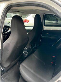 
Toyota Aygo X 2022, 1.0 benzina+gpl , km 129015 tot ecranul									