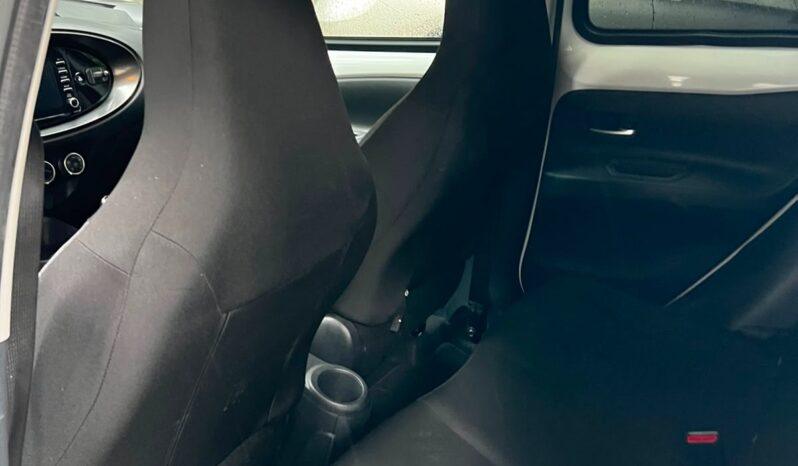 
Toyota Aygo X 2022, 1.0 benzina+gpl , km 129015 tot ecranul									