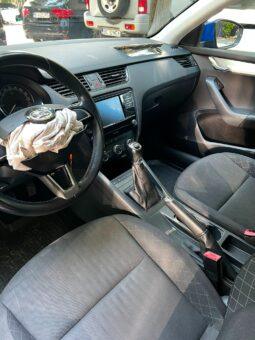 Skoda Octavia 2019, 1.6 diesel , km 107672 tot ecranul