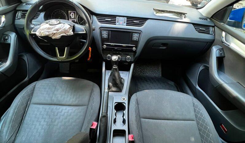
Skoda Octavia 2019, 1.6 diesel , km 107672 tot ecranul									